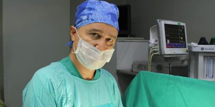 Otelde silahlı saldırıya uğrayan doktor öldü