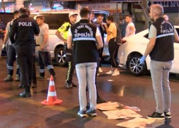 Polisin motosikletle çarptığı kadın yaşam mücadelesi veriyor