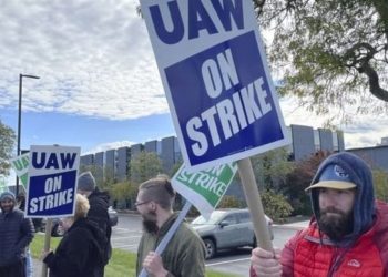 ABD’de otomotiv işçileri Ford’un kamyon fabrikasında grev başlattı