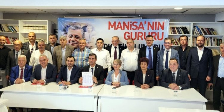 CHP’li Özel’e destek açıklaması