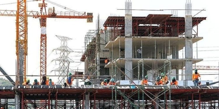 Ekonomik kriz onları da vurdu: 10 bin kamu müteahhidi yasaklı duruma geldi