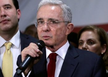 Eski Cumhurbaşkanı Uribe, hakim karşısına çıkabilir