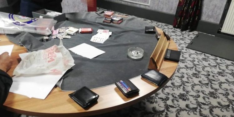 Kumarhaneye çevrilen apartmana ‘Maça’ operasyonunda 10 gözaltı