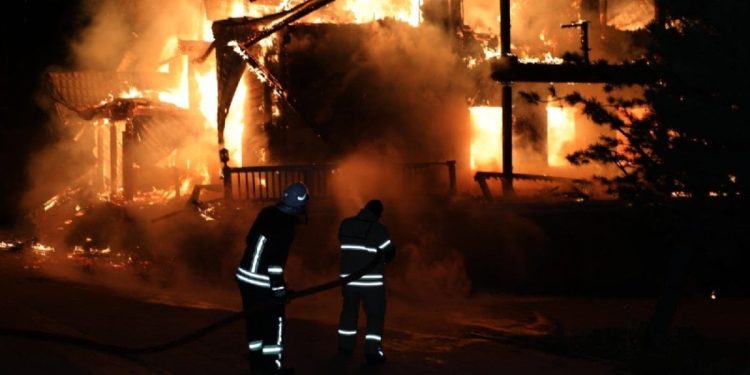 Kütük Ev kurtarılamadı