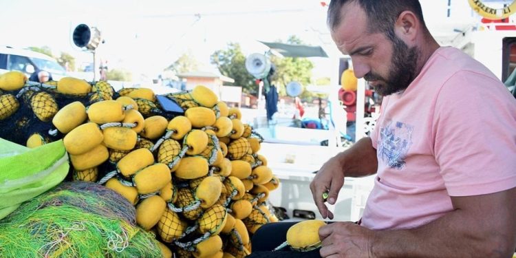 Özer ailesi 103 yıldır denizde, balık peşinde