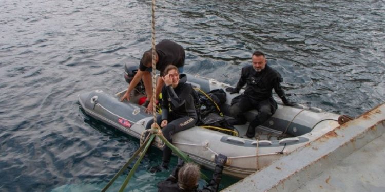 Türk denizlerini tehdit ediyor! Dalgıçlar iş başında