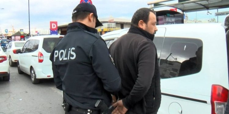 Yakalama kararı bulunan taksici denetimde yakalandı